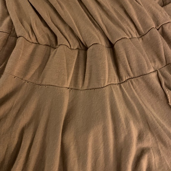 Nude/tan wrap front sleeveless vneck peplum top - Picture 6 of 7